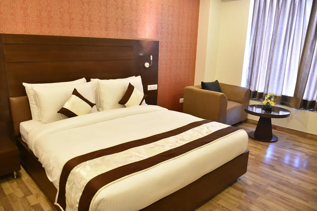 Hotel Hbl International Gurgaon 3*,